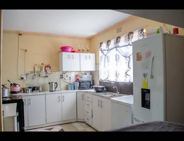 3 BEDROOM HOUSE FOR SALE IN EASTRIDGE